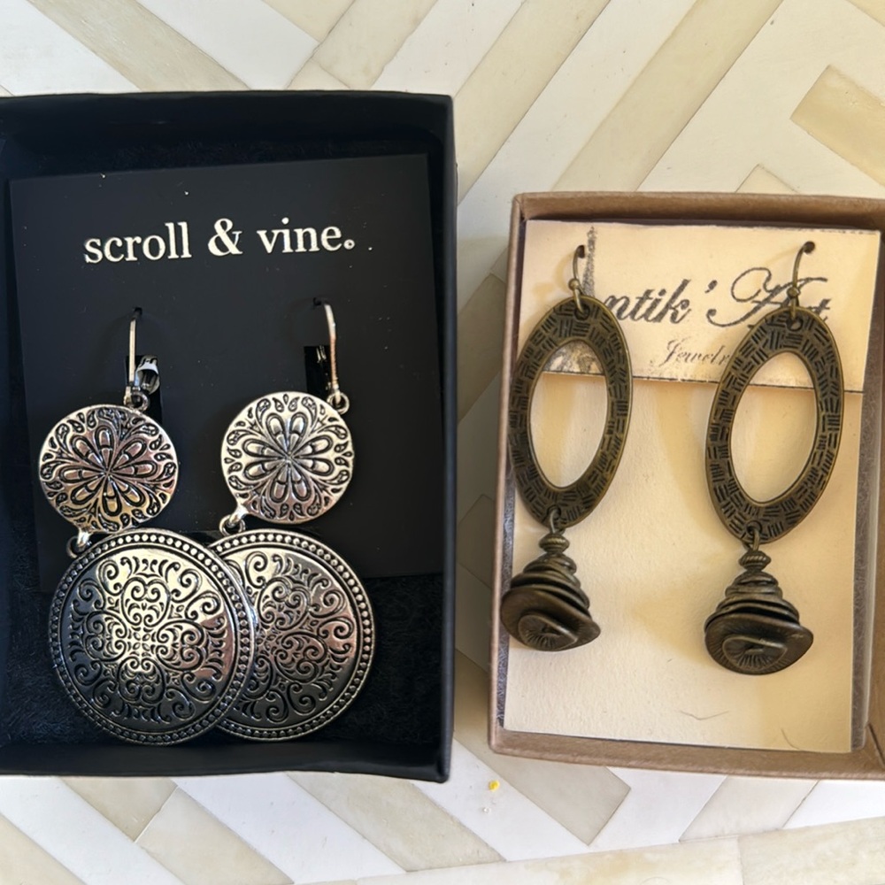 2 pair of earrings